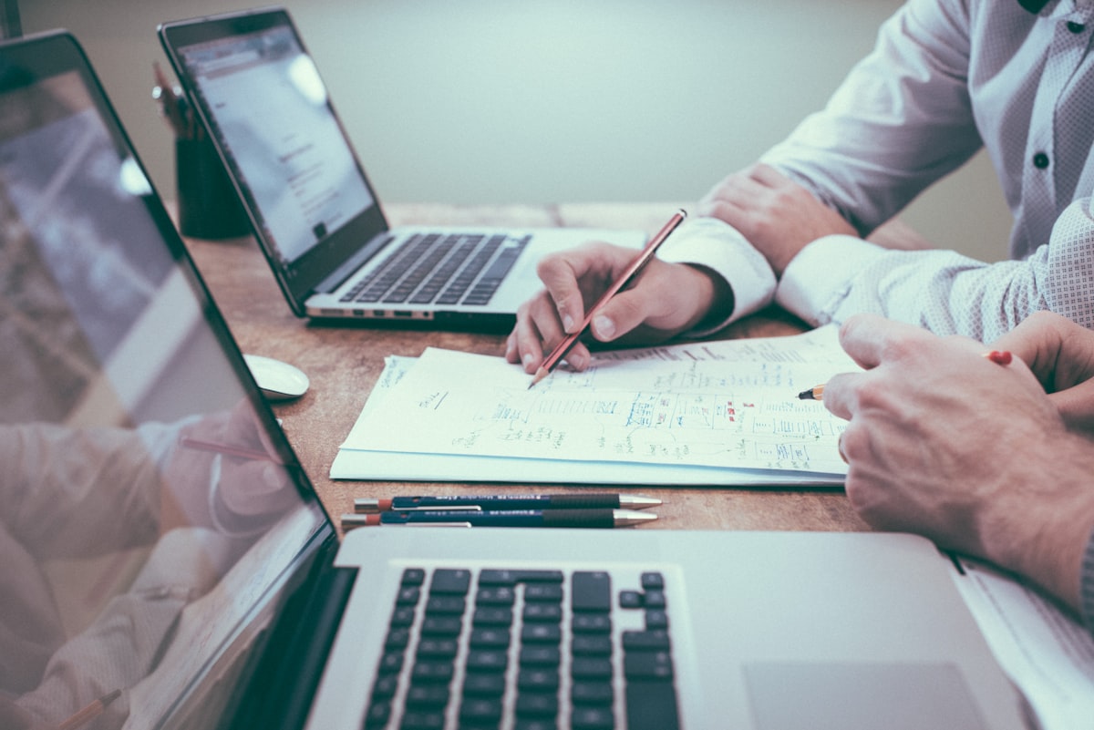 Building an Effective Corporate Travel Policy in 2025